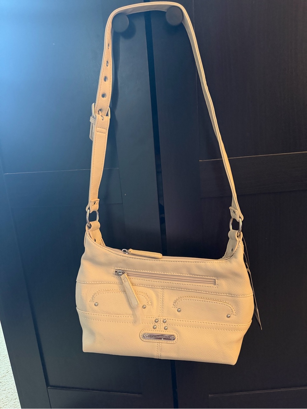 Stone Mountain Accessories Cream Crossbody Bag with Adjustable Strap